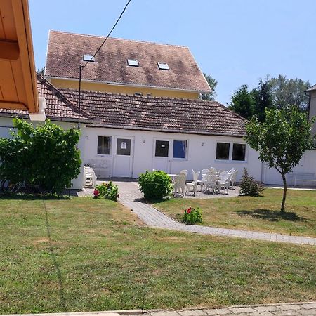 Villa Vanilia Keszthely Luaran gambar