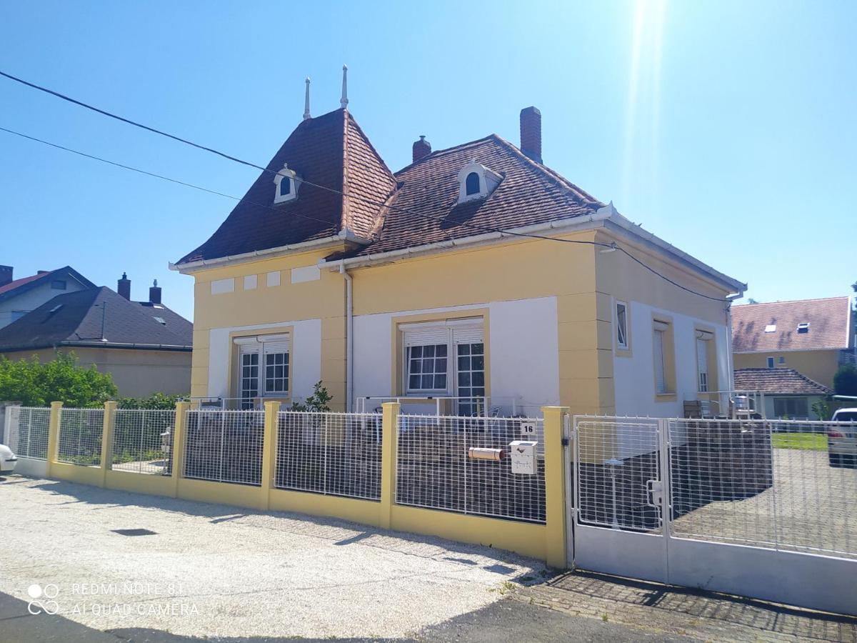 Villa Vanilia Keszthely Luaran gambar