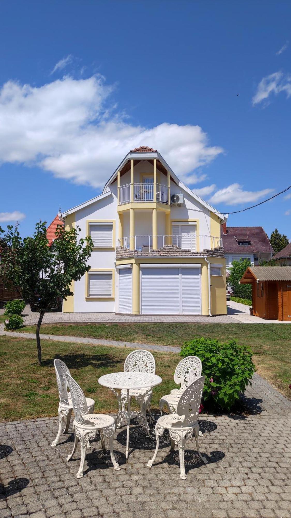 Villa Vanilia Keszthely Luaran gambar